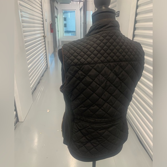 Active U.S.A. Quilted Black Vest - Picture 5 of 9